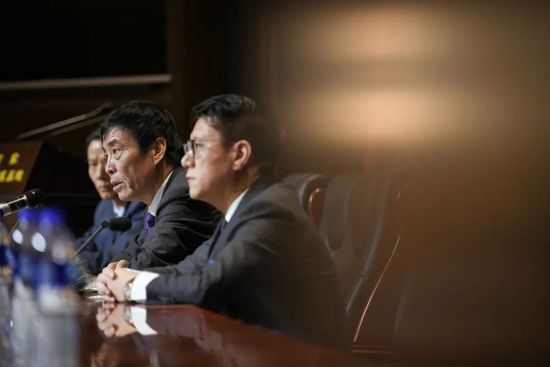 德甲将成为自由球员最贵阵:罗伊斯、胡梅尔斯在列德国转会市场网列出德甲今夏将成为自由球员的最贵阵容，罗伊斯、胡梅尔斯、沃尔夫三位多特球员在列，这套阵容总身价8650万欧。